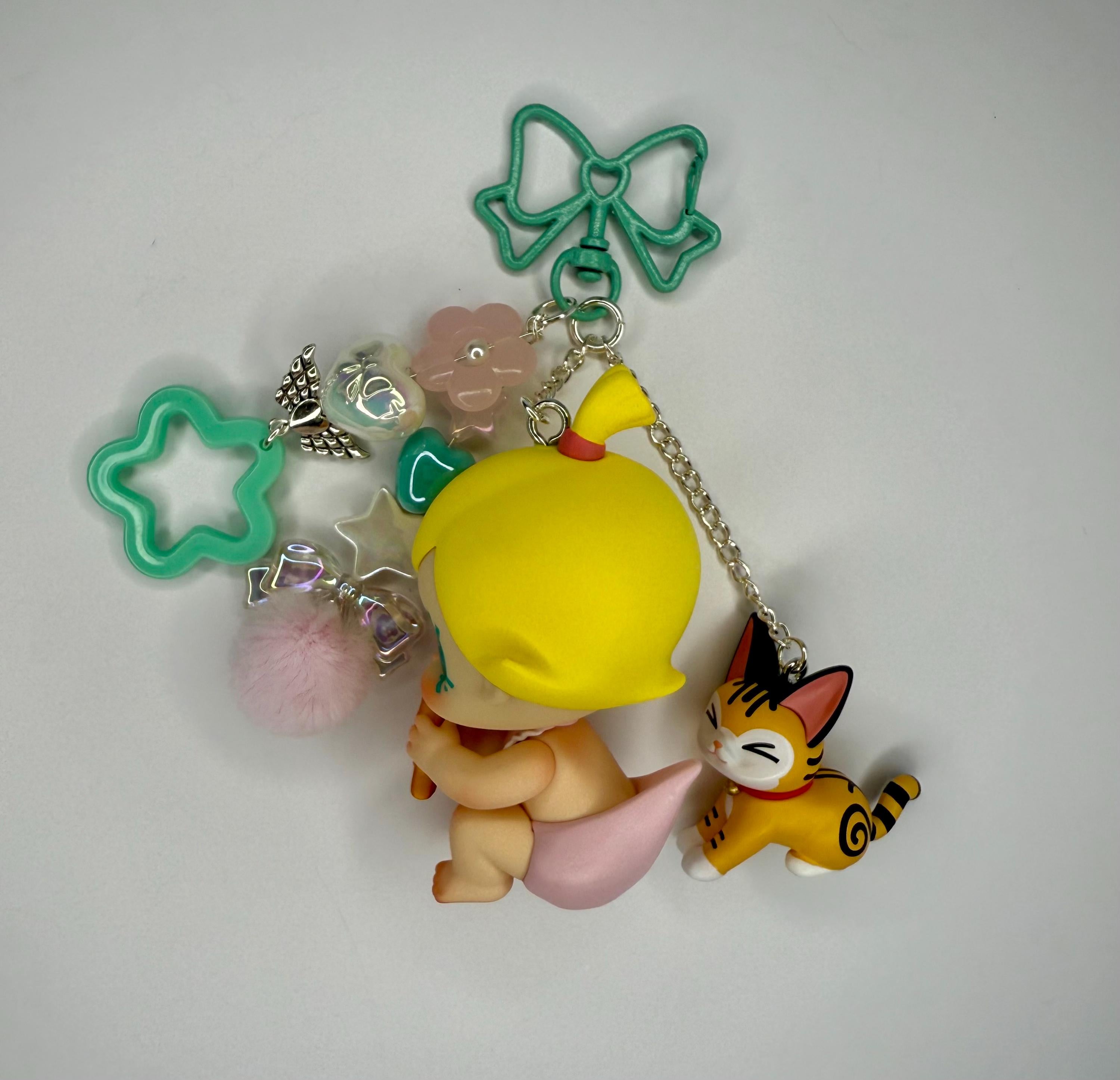 Baby Molly & Baby Tabby - Sneak a Bite